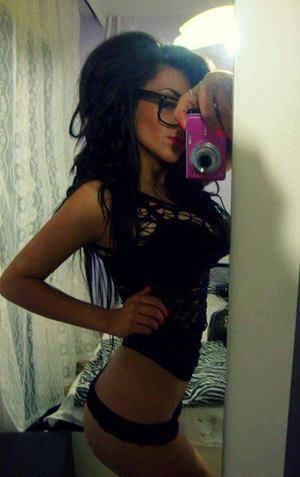 Maria (20) in New York | Casual Dating with Older Men