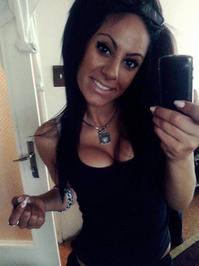 Alissa, 25 in Illinois | Younger Adult Woman, Older Men