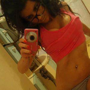 Photo of Valerie (24) from Pennsylvania dating profile