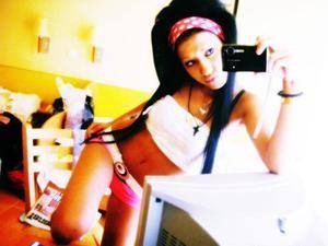 Meet Carly (28) from Alabama | Local Dating Profile