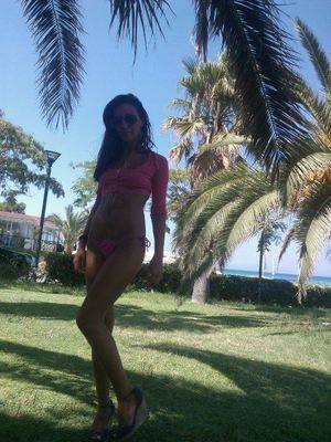 Meet Melinda (22) from Ontario | Local Dating Profile