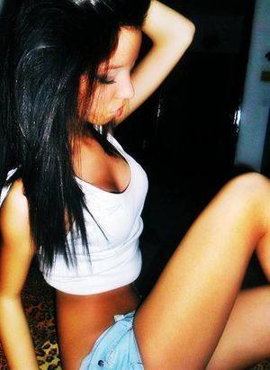 Nia, 21, profile image for Raleigh, NC dating page