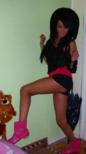 Desirae, 23, profile image for New York, NY dating page