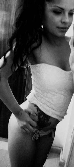 Adult dating profile photo of Emilee (24) in East Patchogue, NY