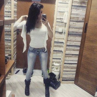 Kiera (23) in Kentucky | Local Adult Woman