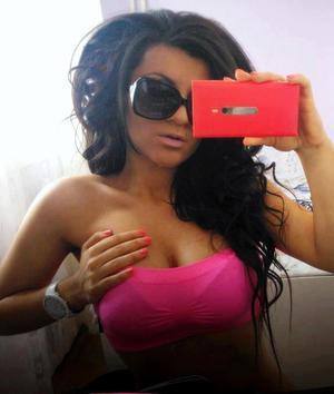 Cristal (20) in California | Local Adult Woman