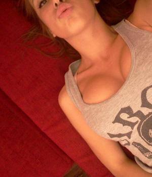Anna (22) in Ontario | Local Adult Woman