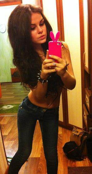 Brenna (26) in Scotchtown, NY, adult profile photo