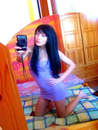 Dominica from Thousand Oaks, California is looking for adult webcam chat