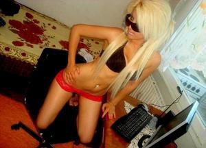 Dorthey from Wayne, Nebraska is looking for adult webcam chat