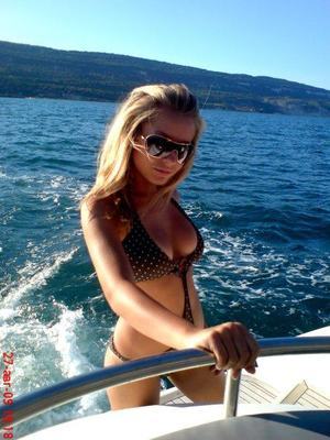 Lanette from Crockett, Virginia is looking for adult webcam chat