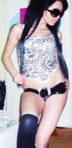 Chiquita from Odin, Illinois is looking for adult webcam chat