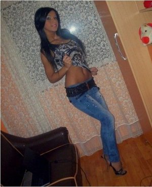 Cleora from District Of Columbia is looking for adult webcam chat