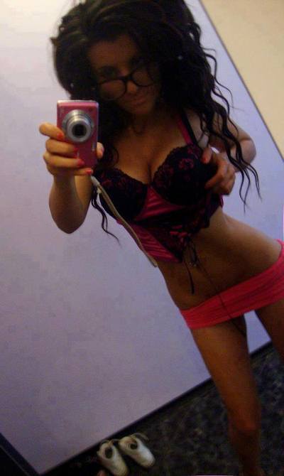 Rachelle from Auburn, Georgia is looking for adult webcam chat