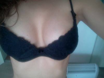 Meet local singles like Helene from Erlands Point Kitsap Lake, Washington who want to fuck tonight