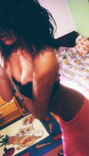Jacklyn from Victoria, Kansas is interested in nsa sex with a nice, young man