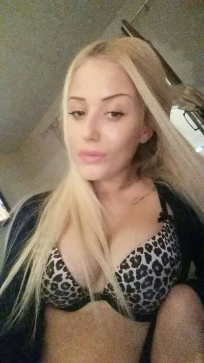 Myriam from  is interested in nsa sex with a nice, young man